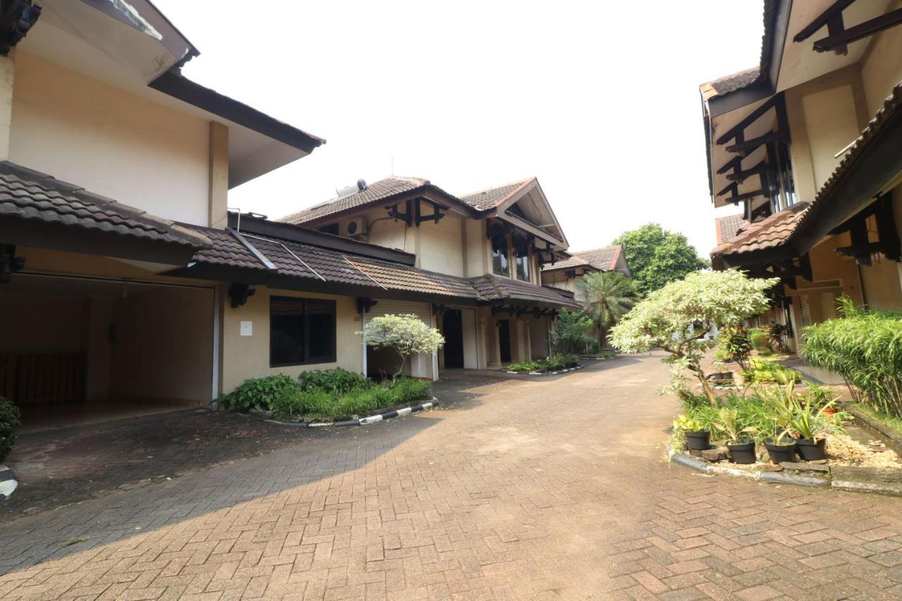 C'One Hotel Pulomas Jakarta Exterior photo