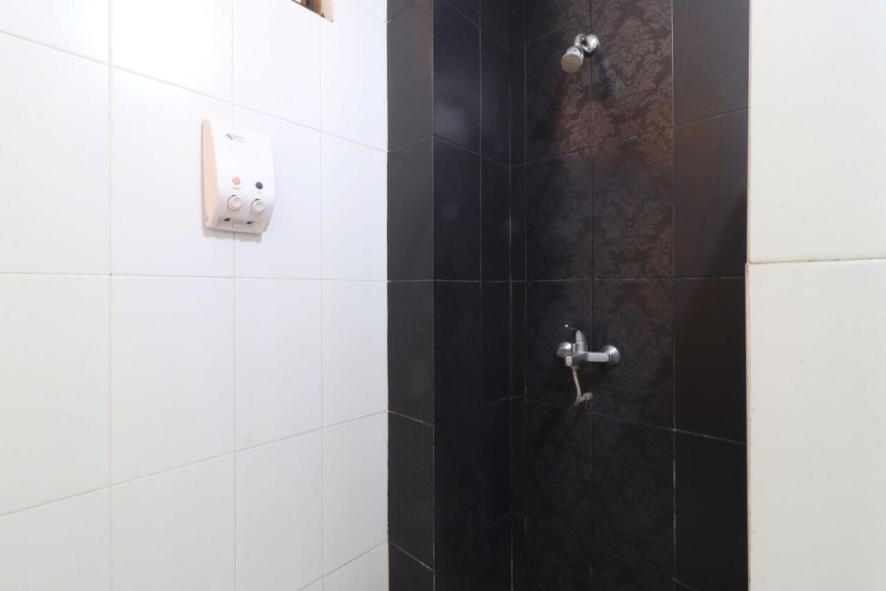 C'One Hotel Pulomas Jakarta Exterior photo