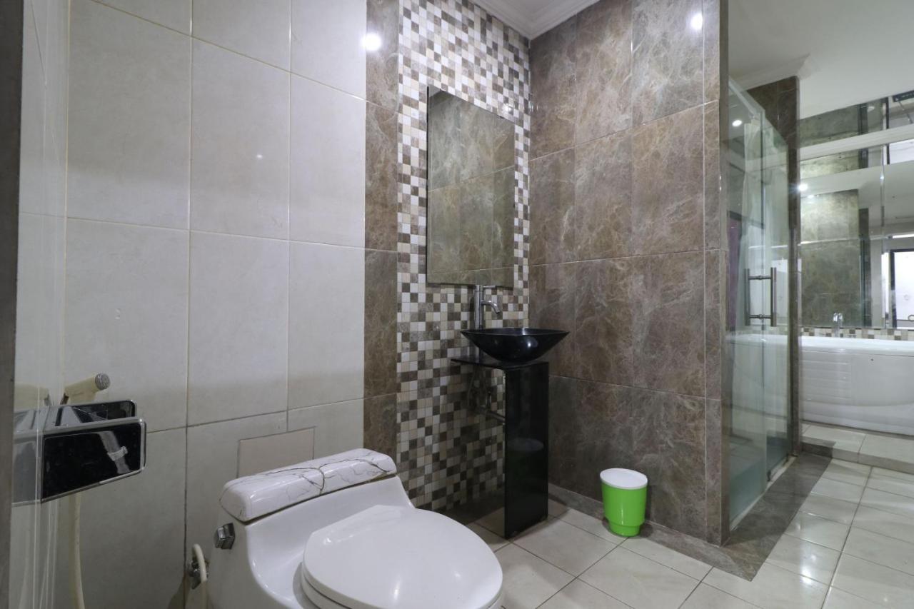 C'One Hotel Pulomas Jakarta Exterior photo